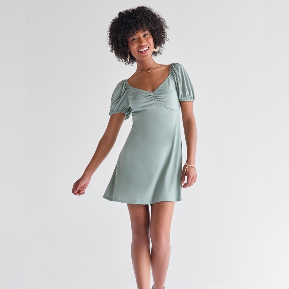 Jessie Cinch Front Cupro Mini Dress
Style: 25EE06PQGD Small Sage Green Blue Rain